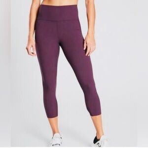 Athleta‎ Ultimate Dobby Mesh Capri Legging